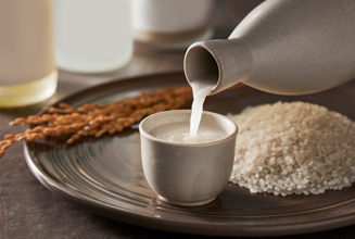 Buckwheat jelly and makgeolli