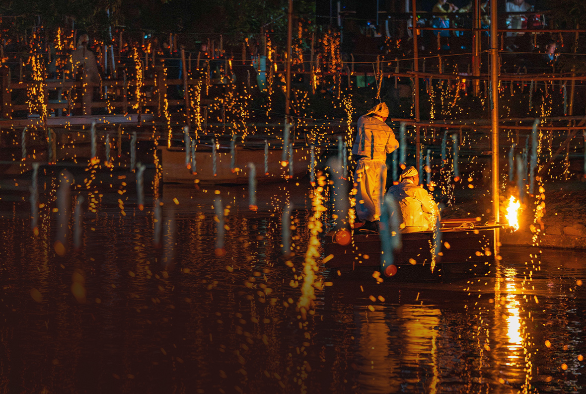 Haman Nakhwa Nori at Mujinjung Pavillion